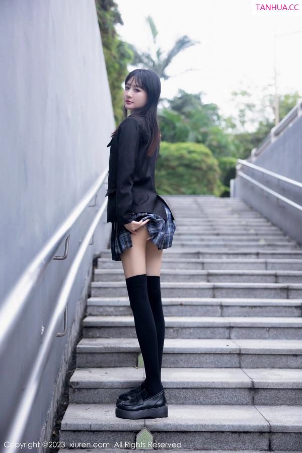   [XiuRen]高清写真图 2023.04.28 No.6662 幼幼 制服美腿第3张图片